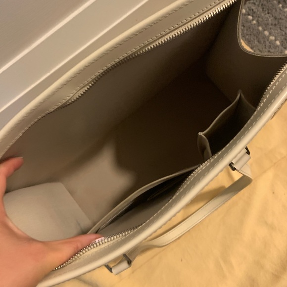 Authentic Louis Vuitton Madeline GM White Epi Leather Tote Bag - Picture 5 of 11